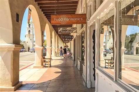 camarillo outlet hours